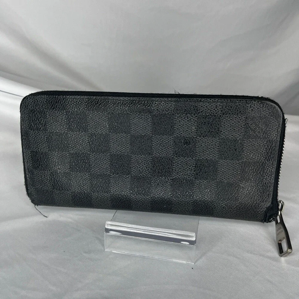 Louis Vuitton Wallet Damier Graphite Zip Around Travel Wallet, Code: CA 0112